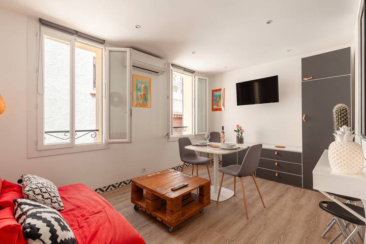 Ferienwohnung für 2 Personen, mit Balkon in Sanary-sur-Mer