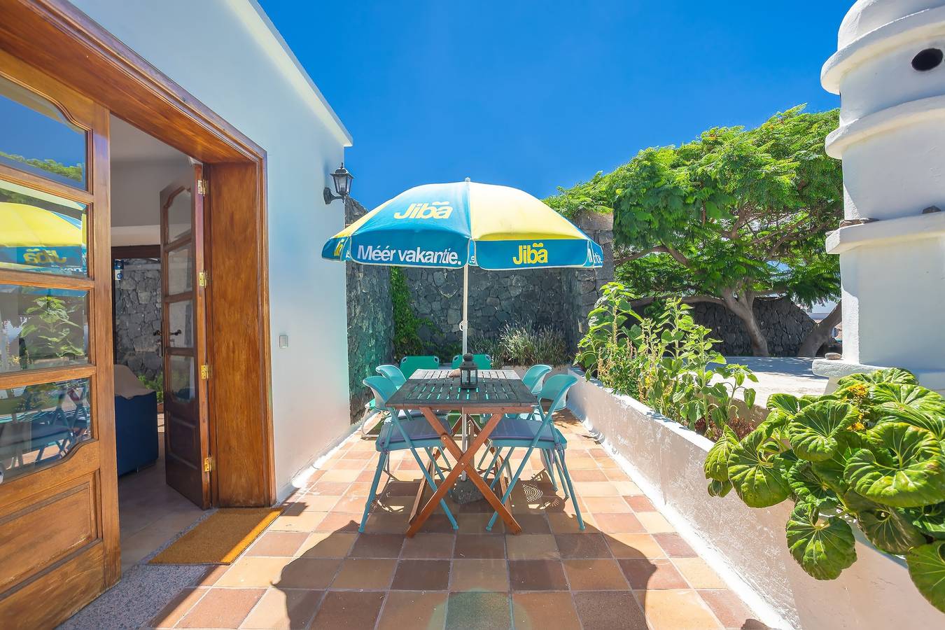 Ganze Wohnung, Ferienhaus "Villa Jupe" mit Terrassen, Garten, Meer-/Bergblick & Wlan in Tías, Lanzarote