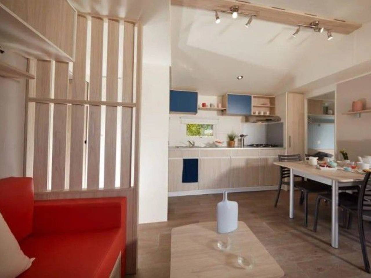 Spacious mobile home with terrace - 3 bedrooms - 6 people in Brem-sur-Mer, Loire Valley