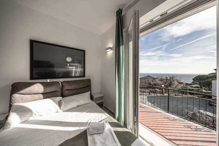 Ganze Wohnung, [Blaues Panorama] Strand 7 Min • Terrasse • Wlan in Celle Ligure, Riviera di Ponente