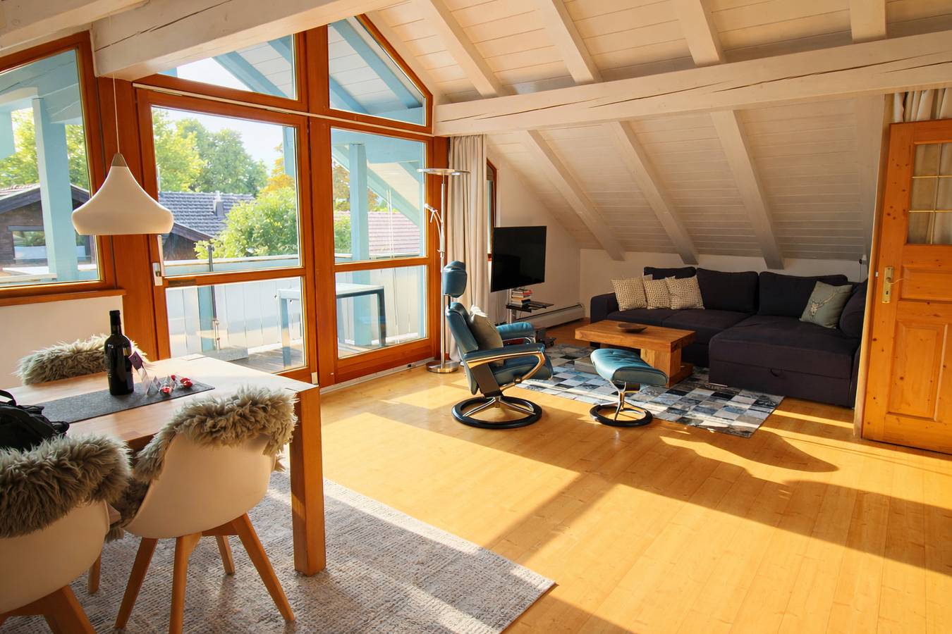 Ganze Ferienwohnung, Chiemseerefugium - Ferienwohnung Park - Ferienwohnung Park für 1-4 Personen (60qm, Dg) in Bernau am Chiemsee, Chiemsee