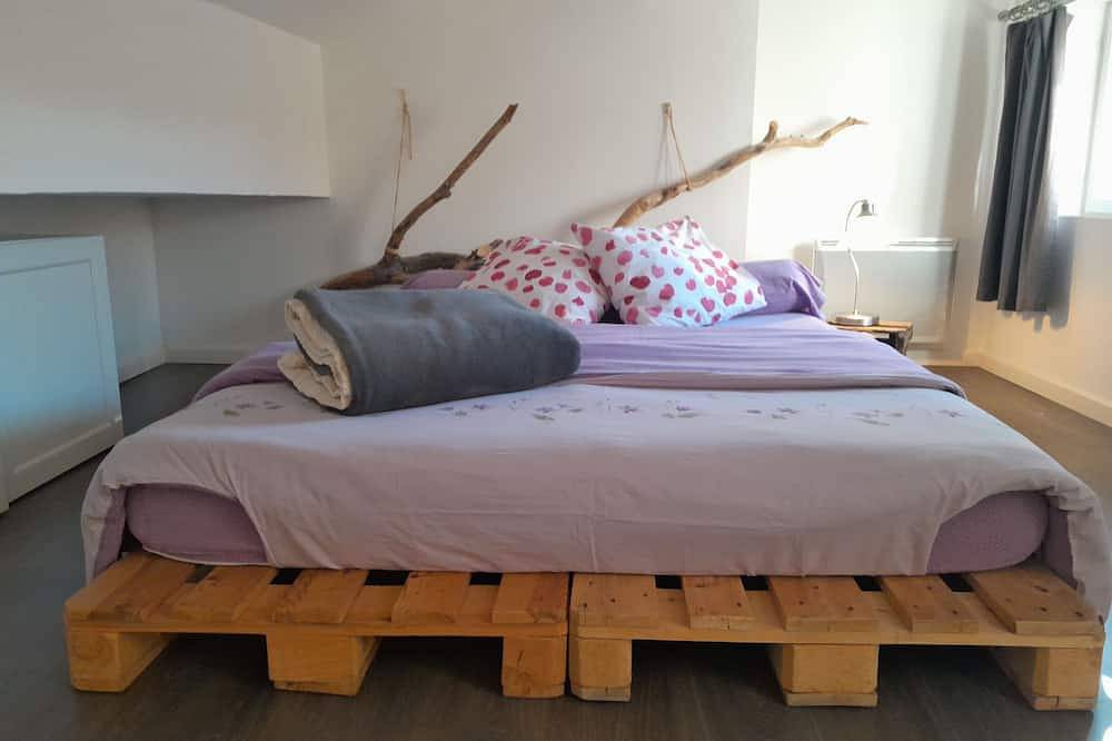 Appartement entier, Plein centre historique appartement cocoon très calme\n2 chambres climatisées in Avignon, Vaucluse