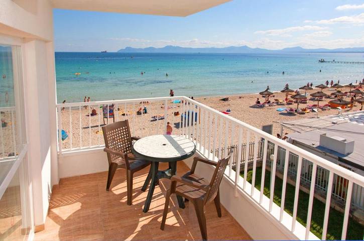 Apartahotel para 4 personas, con Balcón y Terraza además de Jardín y Piscina en Alcúdia