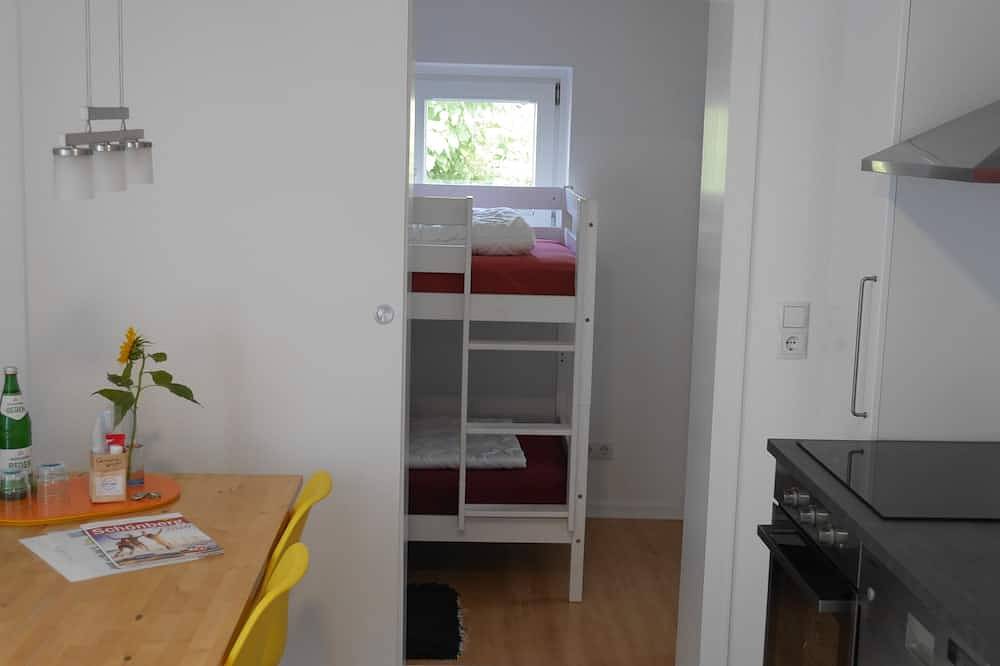 Ganze Wohnung, Geräumige 75 m2 Fewo \"Strandgut\" für max. 2 Erw+2 Kinder mit Gartenterrasse in Hohenfelde, Südliche Ostseeküste