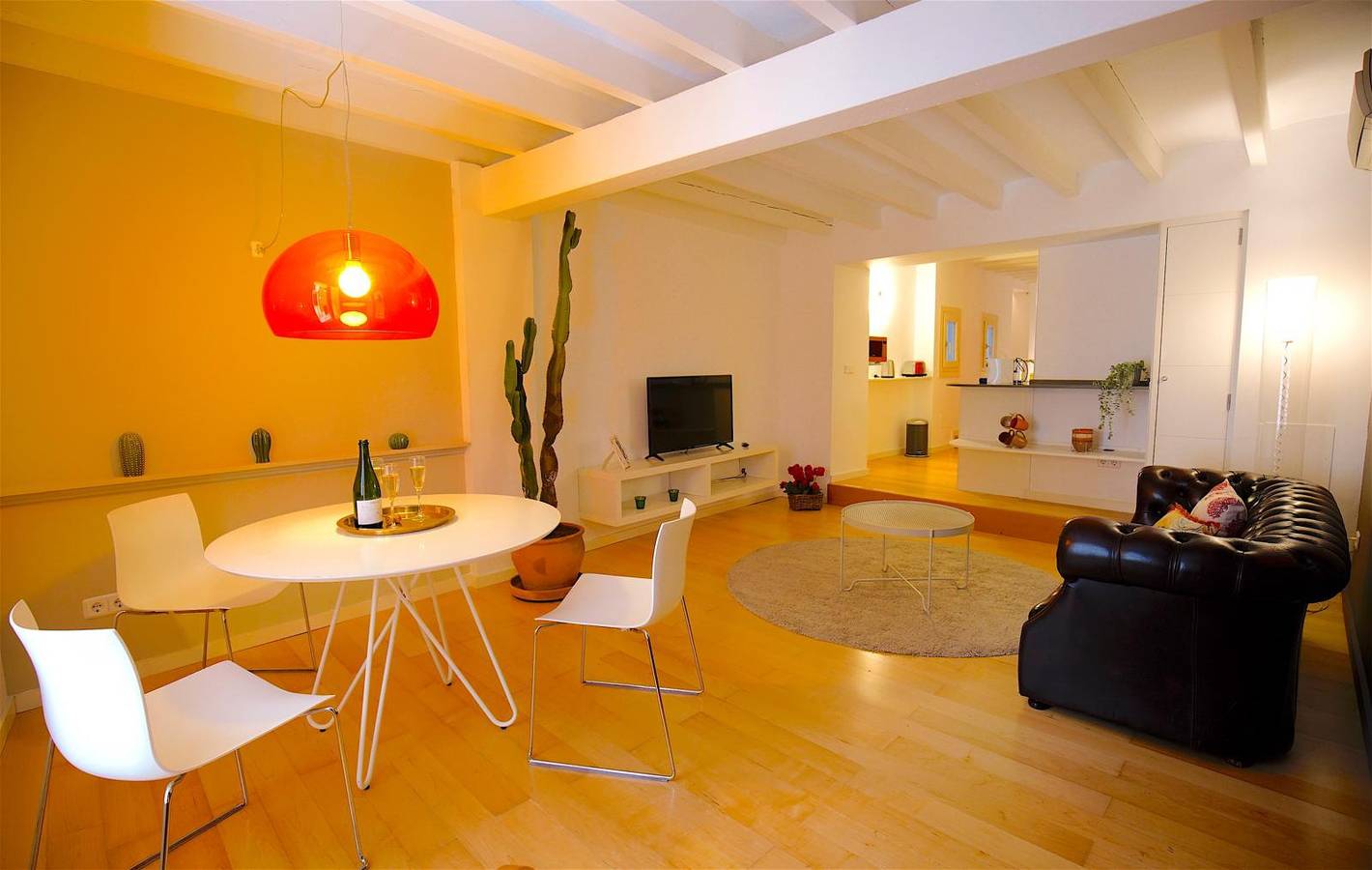 Apartamento entero, Apartamento de vacaciones para 2 personas con balcón/terraza in Palma Old Town, Palma