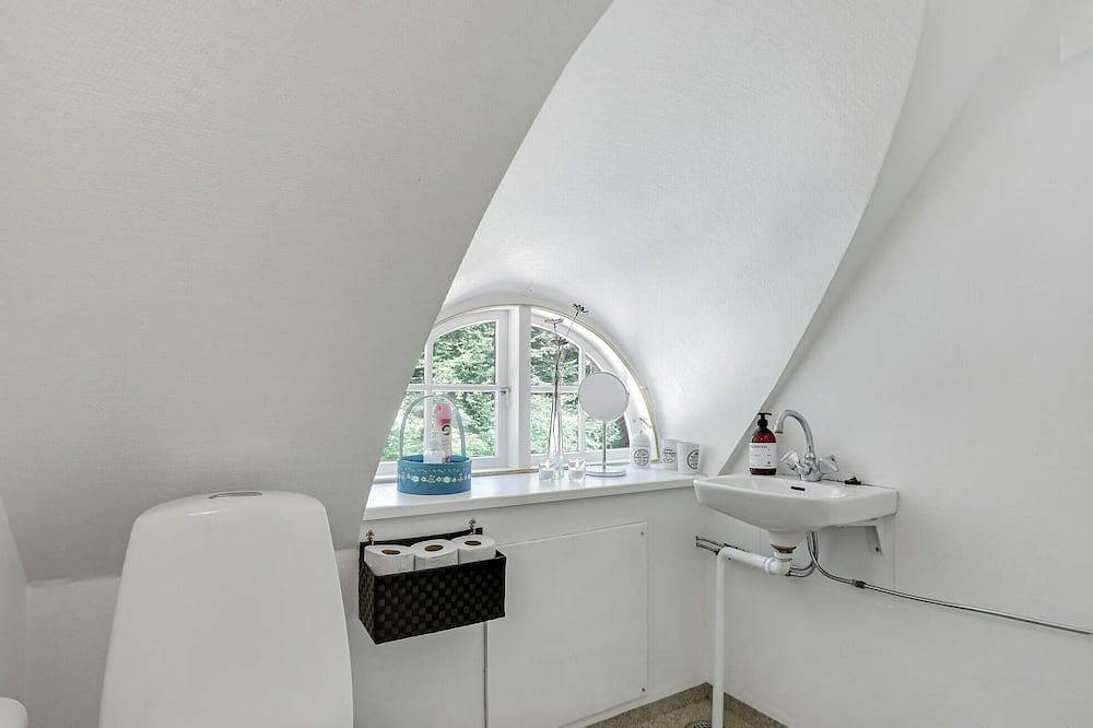 2 bedroom beautiful home in Gudhjem in Gudhjem, Bornholm