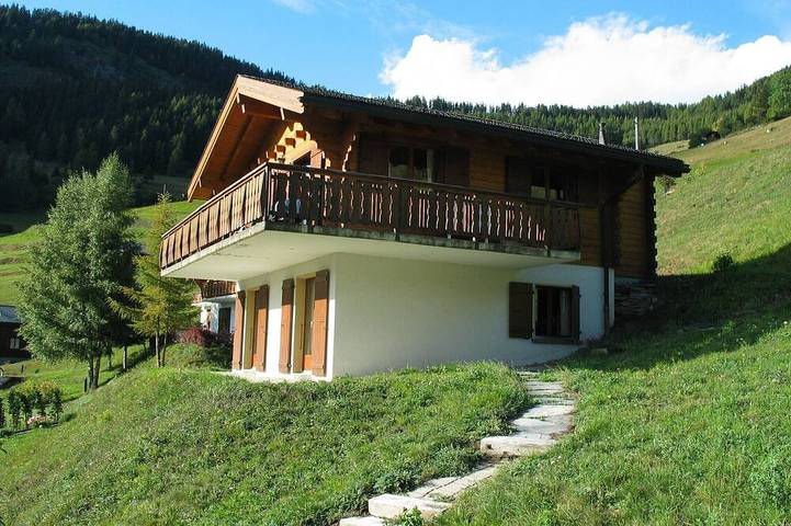Gîte pour 6 personnes, avec balcon dans Levron