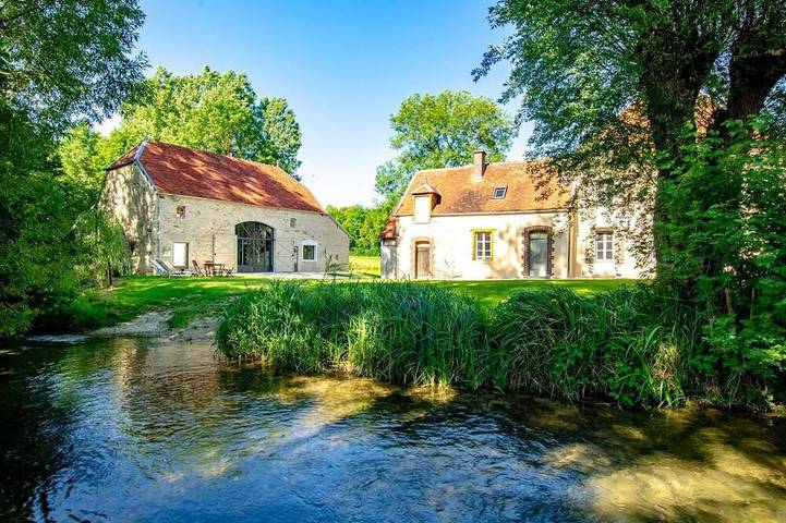 Location de vacances pour 5 personnes, avec Jardin à Jully-sur-Sarce