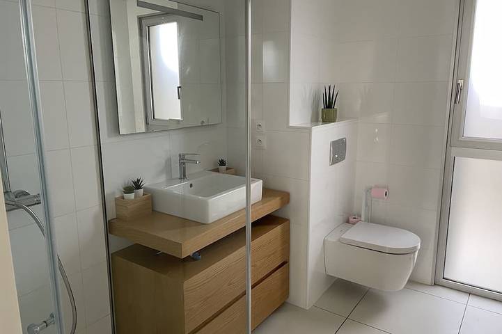 Appartement entier, Appartement Grand standing classé 4* vue mer exceptionnelle les pieds dans l'eau in Sari-Solenzara, Arrondissement de Sartène