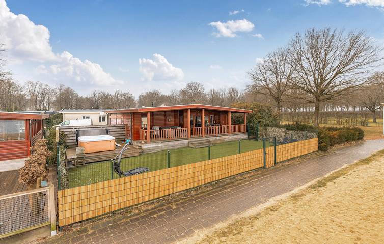 Ferienhaus für 7 Personen, mit Terrasse und Whirlpool sowie Ausblick in Erm