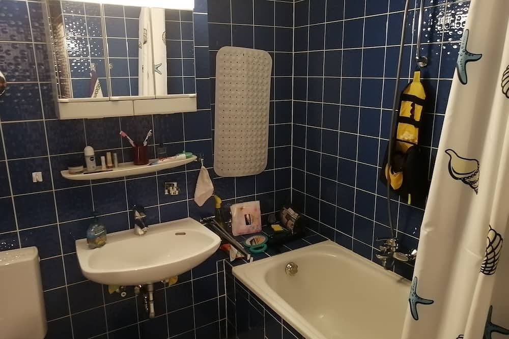 Ganze Wohnung, Abschalten, entspannen, erholen ... - Hallenbad (12x6m) u. Sauna im Haus! in Unterkirnach, Mittlerer Schwarzwald