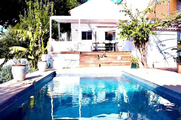 Villa pour 6 personnes, avec piscine et jardin