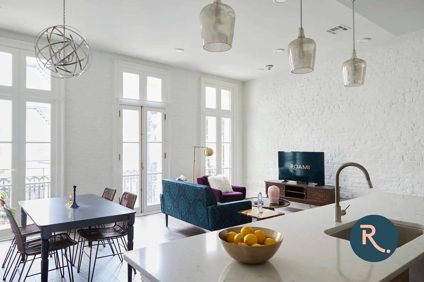 Apartamento entero, Roami at St Charles 2 Bedroom w Terrace in New Orleans, Orleans Parish