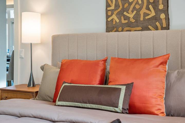 Vacation rental for 8 people, with hot tub and sauna as well as yard in Santa Rosa