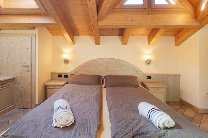 Appartamento intero, Appartamento 8' con vista sulle montagne, giardino condiviso e Wi-Fi in Livigno (Borgo), Livigno