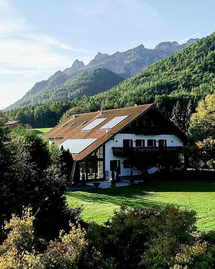 Ferienwohnung für 2 Personen, mit Terrasse und Garten sowie Ausblick in Bayerisch Gmain