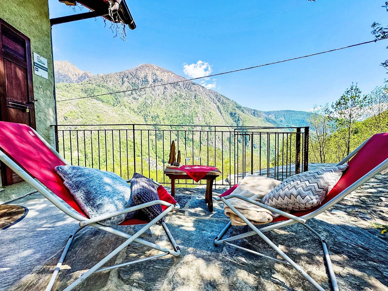 Ganze Wohnung, Chalet 'Casa al Pozzo' mit Bergblick in Torre di Santa Maria, Bernina-Alpen