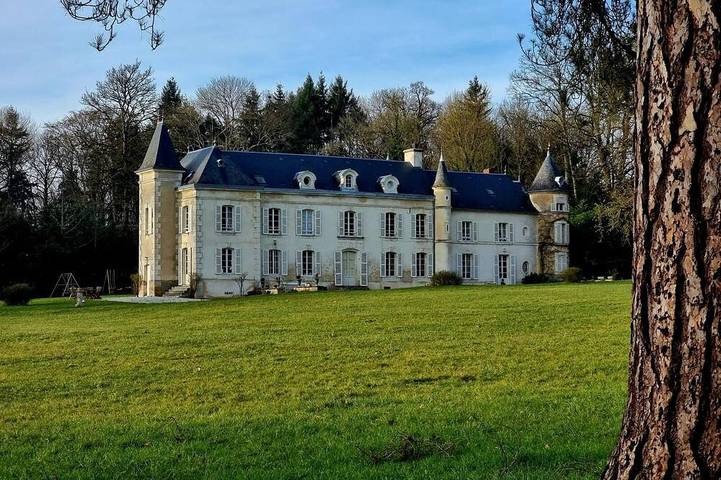 Château pour 12 personnes, avec Jardin dans Orne