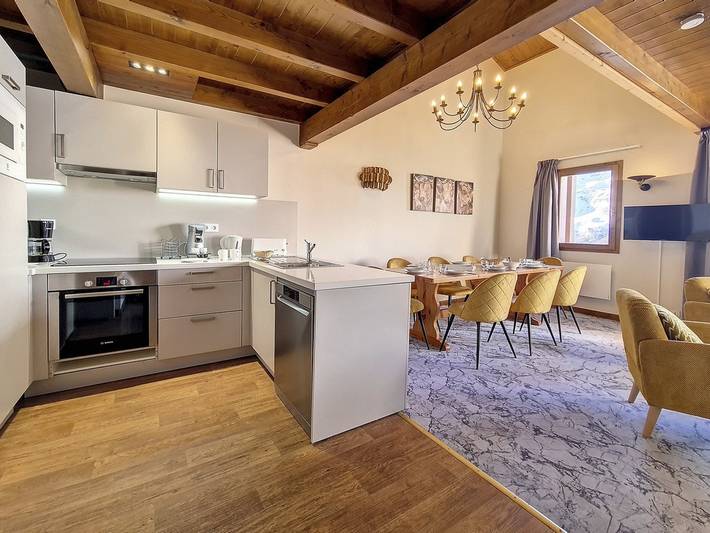 Apartamento entero, Apartamento amplio, cercano a pistas, balcón, 10 pers, sauna, hammam, WIFI in Les Menuires, Saint-Martin-de-Belleville
