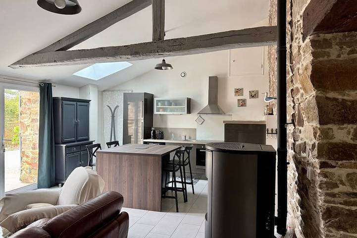 Gîte pour 4 personnes, avec jardin et jacuzzi à Port-Saint-Père