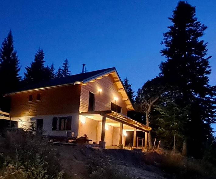 Gîte pour 10 personnes, avec vue et jardin dans Chabanon Selonnet - 3