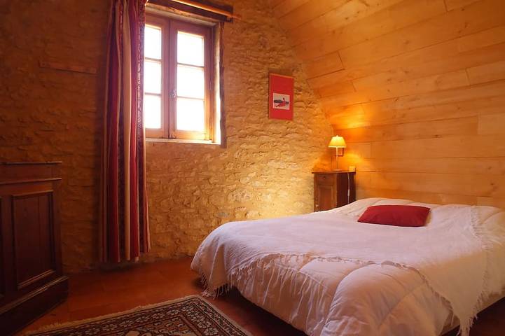 Location de vacances pour 8 personnes, avec jardin à Saint-Amand-de-Coly - 3