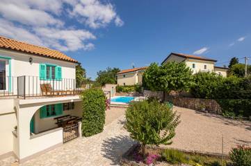 Villa mit pool für 4 Personen, mit Garten und Pool, mit Haustier auf Krk