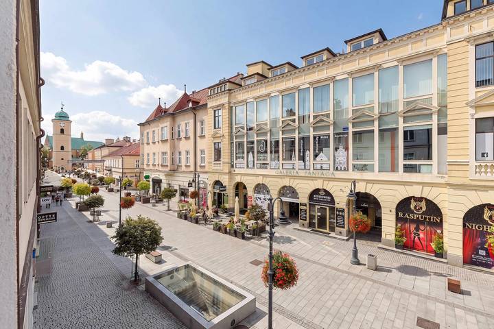 Ganze Wohnung, Bright Apartment in the City Centre by Noclegi Renters in Rzeszów, Karpatenvorland