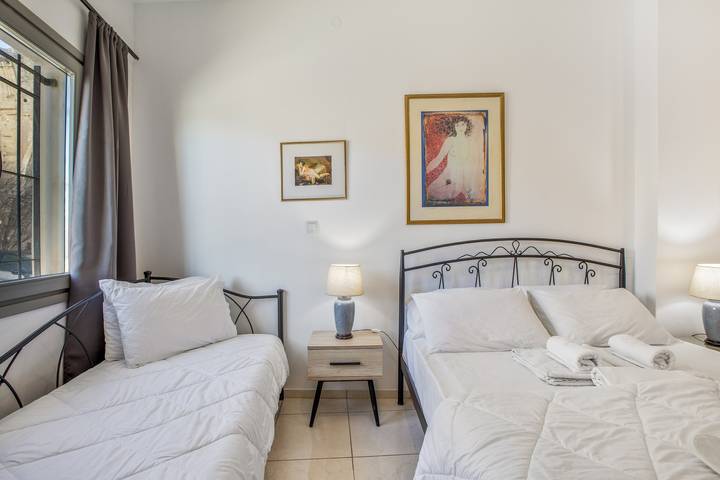 Room 'Porto Chania A3' with Shared Garden, Wi-Fi and Air Conditioning in Splantzia, Chania region