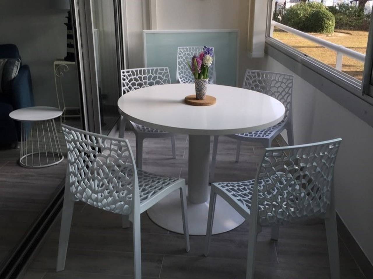 Entire apartment, 2-room cabin apartment with air conditioning for 4 in Grau du Roi with parking in Port Camargue, Le Grau-du-Roi