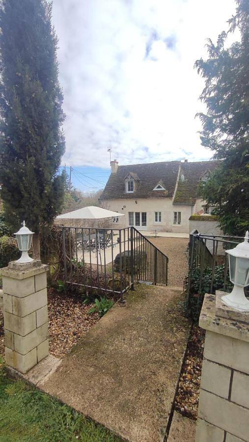 Location de vacances pour 6 personnes, avec Terrasse ainsi que Jardin et Piscine à Cussay - 4