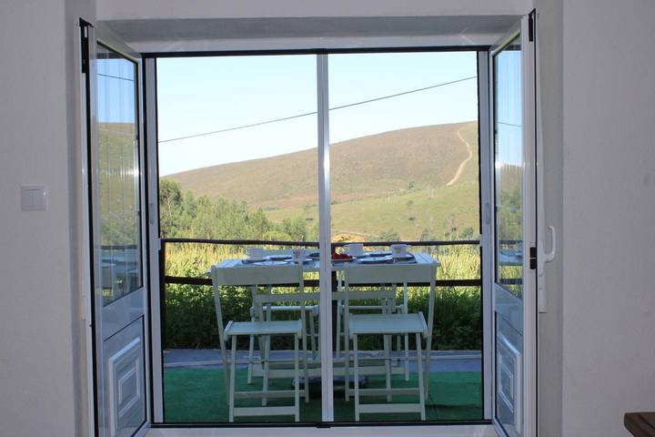 Appartement 'Noninha House - Baixo' met bergzicht en wifi in Alvarenga, Aveiro District
