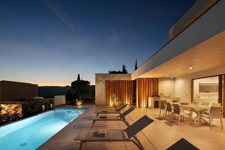 Villa pour 8 personnes, avec piscine et jardin ainsi que sauna et jacuzzi à Rabac - 2