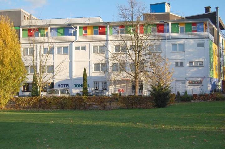 Hotel, mit Terrasse in Hennef