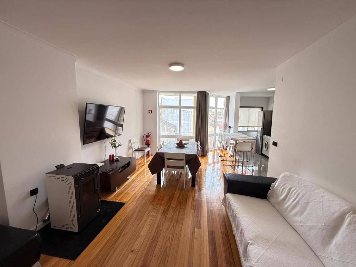 Apartamento inteiro, Two-Bedroom Apartment in Aver-o-Mar, Amorim e Terroso, Distrito do Porto