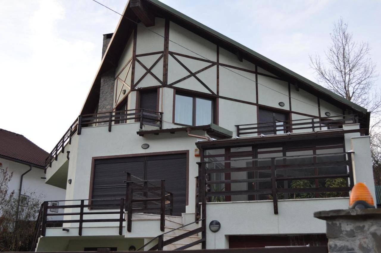 Villa in Azuga, Walachia