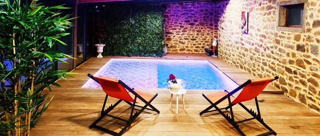 Location de vacances pour 3 personnes, avec piscine ainsi que jacuzzi et jardin à Tinténiac - 3