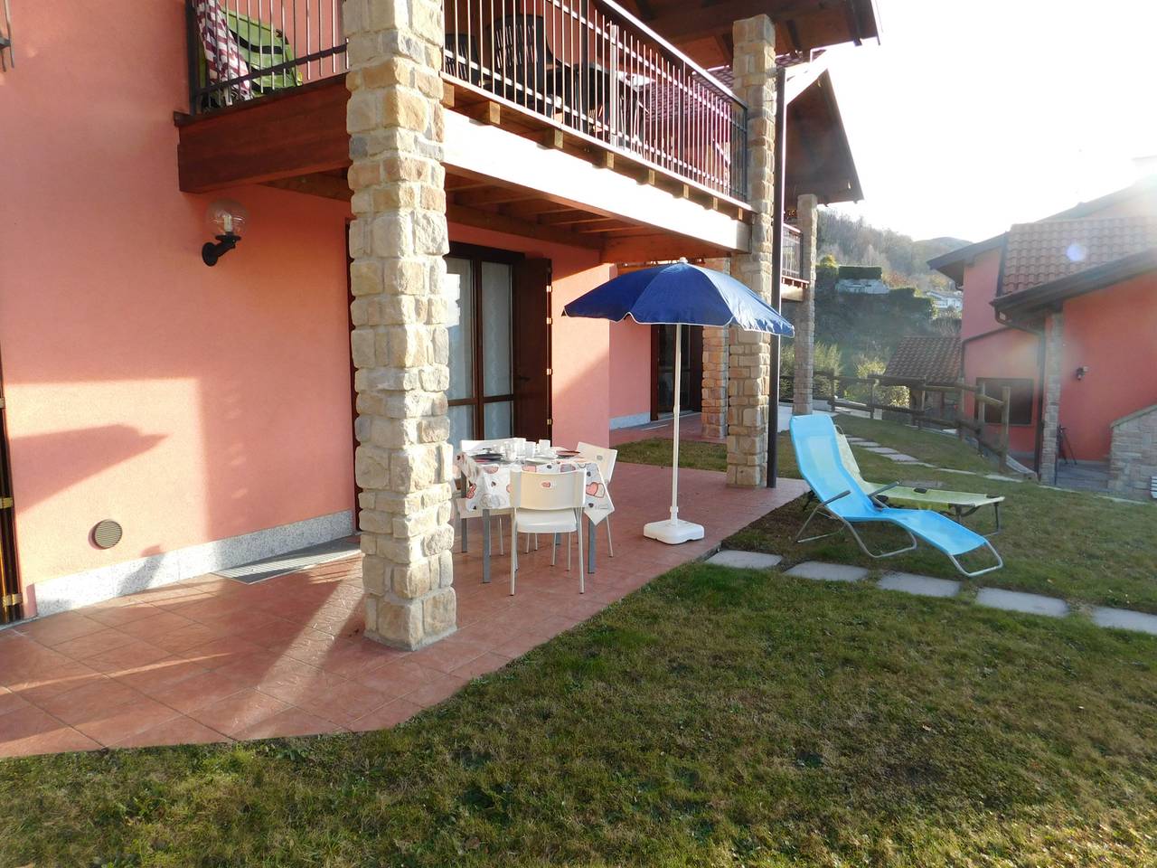 Apartamento entero, Apartamento de vacaciones para 6 personas con jardín in Agra, Lago Maggiore en Lombardía