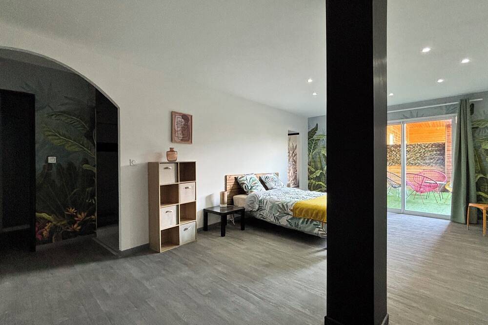 Whole apartment Le Viviani - Indoor swimming pool and sauna in Montluçon, Montluçon und Umgebung