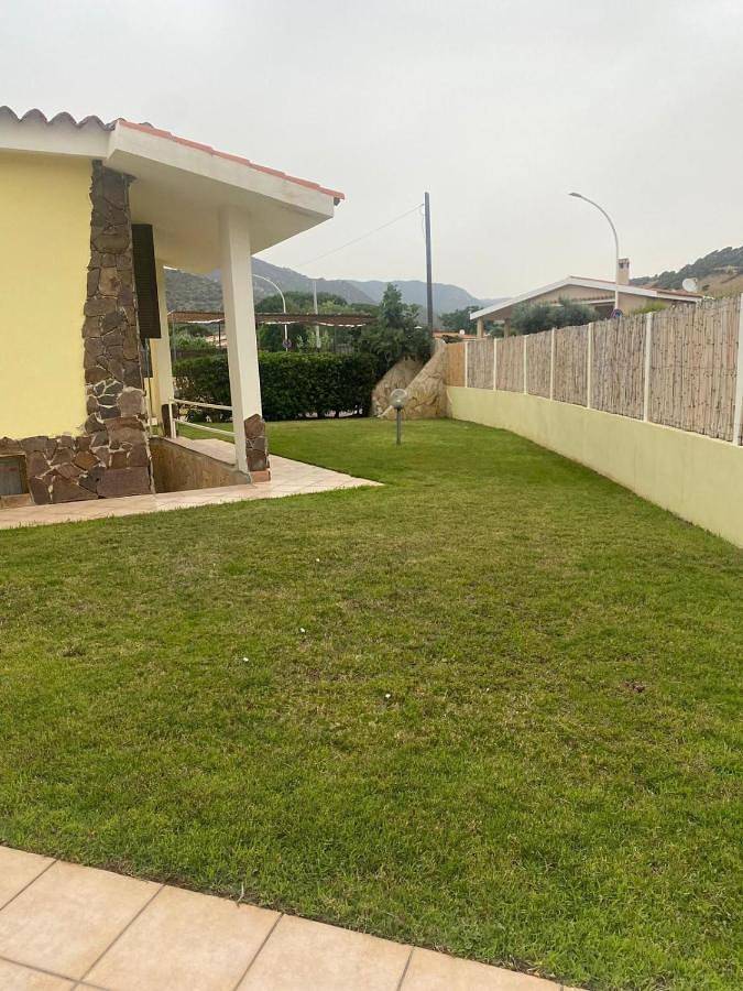 Villa pour 8 personnes, avec jardin, animaux acceptés à Solanas - 2