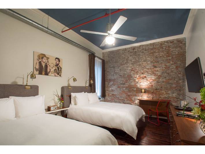 Hotel for 4 people in Gulf Coast