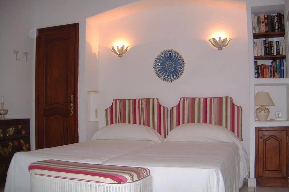 Landhaus in Weingärten nahe St Tropez. Verfügbarkeit im schönen Juni 2009! in Ramatuelle, Mittelmeerküste (Frankreich)
