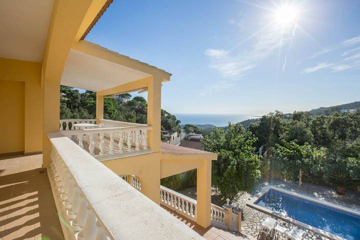 Casa rural para 8 personas, con terraza y jardín, Se admiten mascotas en Lloret de Mar - 3