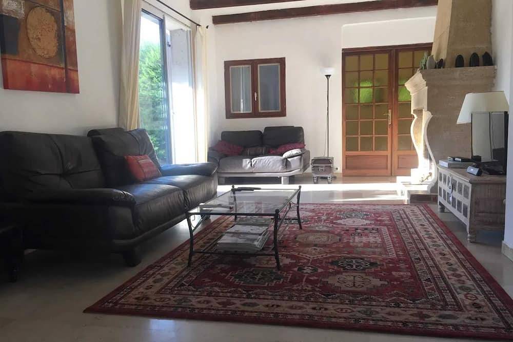 Appartement entier, Homerez - Appartement à Plan-de-Cuques in Plan-de-Cuques, Région de Marseille