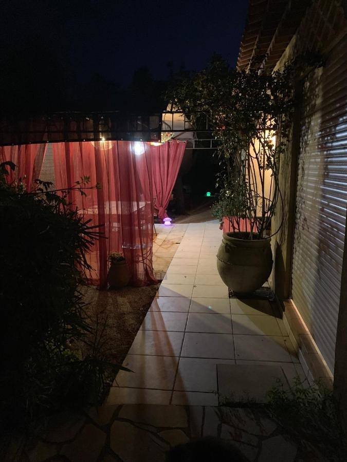 Location de vacances pour 2 personnes, avec jardin et vue, adapté aux familles dans Base Nature François Léotard - 4