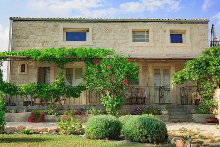Holiday home for 2 people, with garden and pool - 1