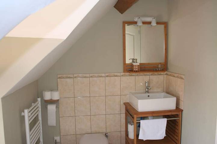 Gîte pour 4 personnes, avec jardin à Chabris - 3