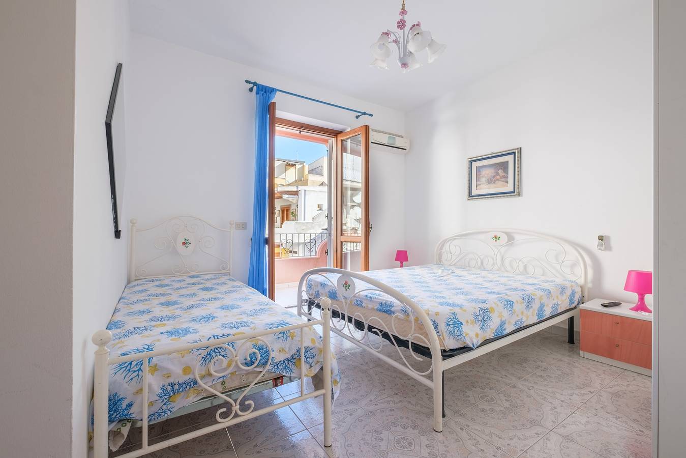 Entire apartment, Holiday Apartment "Case Vacanza Armando Bilo Filicudi" with Shared Terrace & Wi-Fi in Lipari