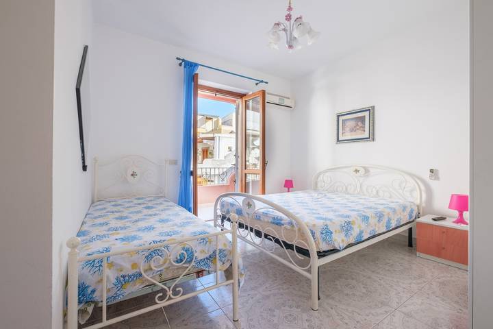 Gîte pour 5 personnes, avec Balcon et Jardin à Lipari