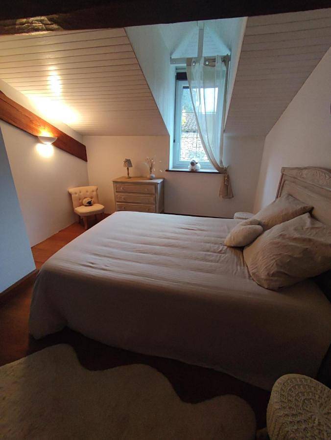 Gîte pour 2 personnes, avec vue et terrasse ainsi que jardin et piscine à Villeneuve-sur-Lot - 2